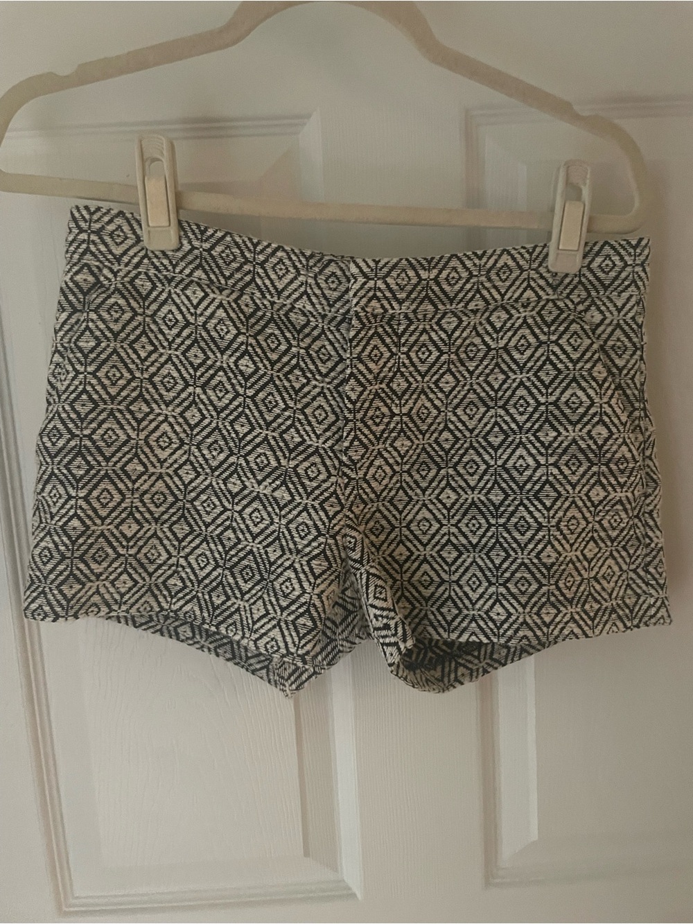 Banana Republic Black and White Ikat Patterned Cotton Blend Shorts